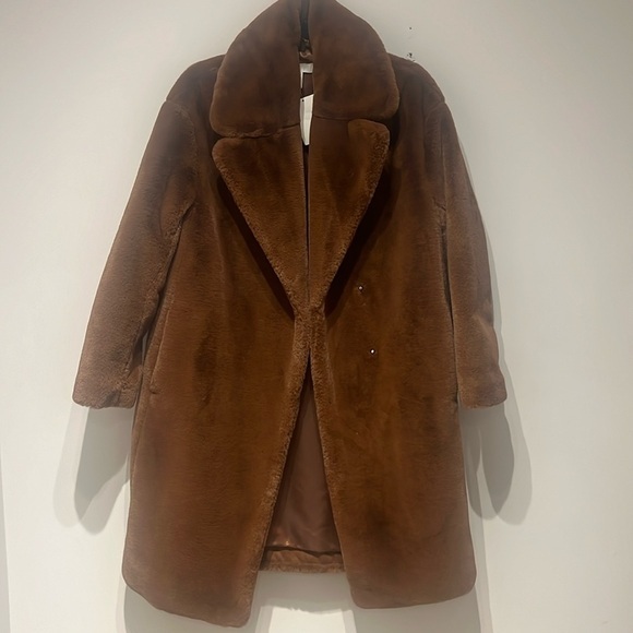 H&M faux fur coat - Picture 1 of 8